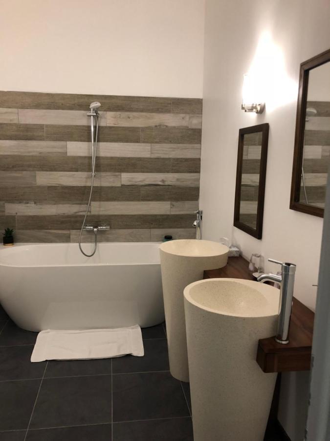 Le Nid De L'Ain Bed & Breakfast Varambon ภายนอก รูปภาพ